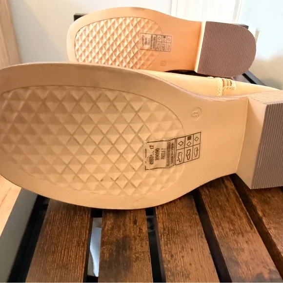 Pierre Dumas Tan Mid-Calf Heeled Riding Boots - Picture 7 of 8